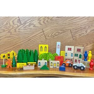 HUGE Vintage Lot Over 55 Pieces Thomas Train Wooden Blocks Trees Signs Cars‎